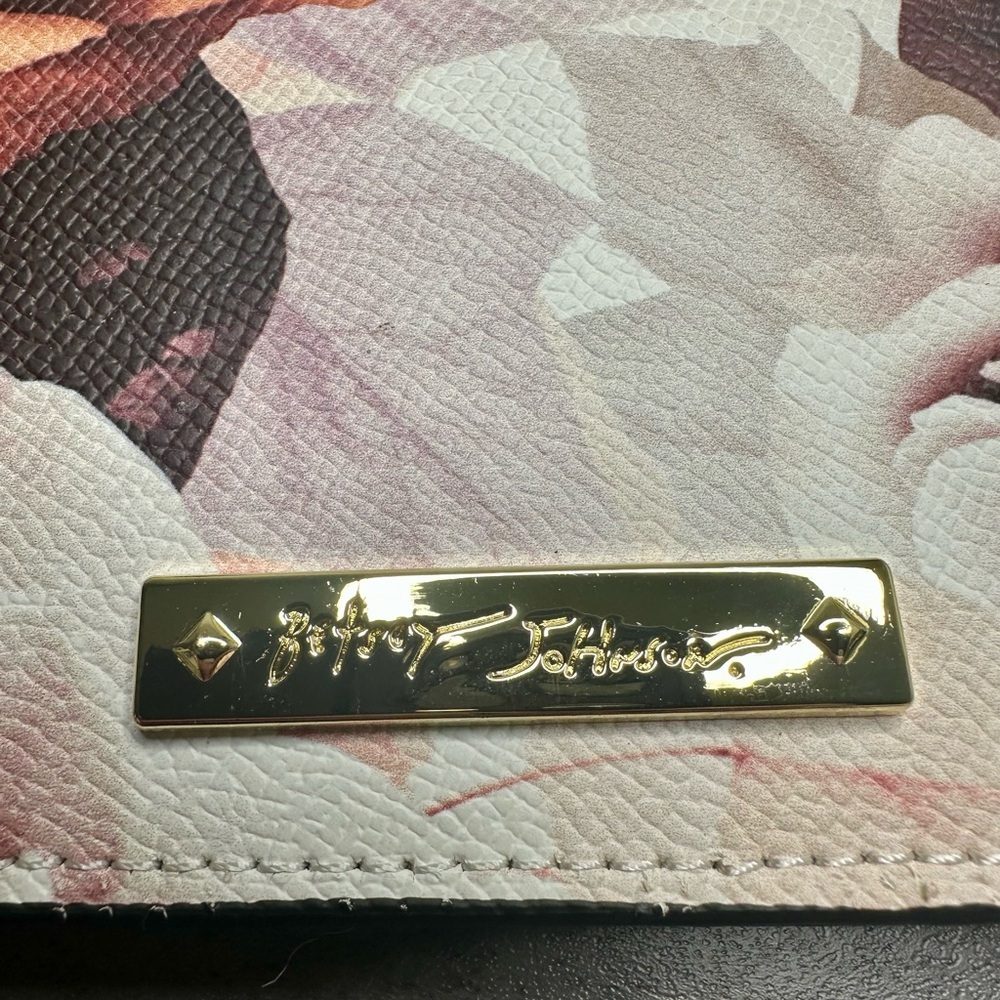 Betsey Johnson Floral Card Holder w/ Chain - Picture 2 of 4